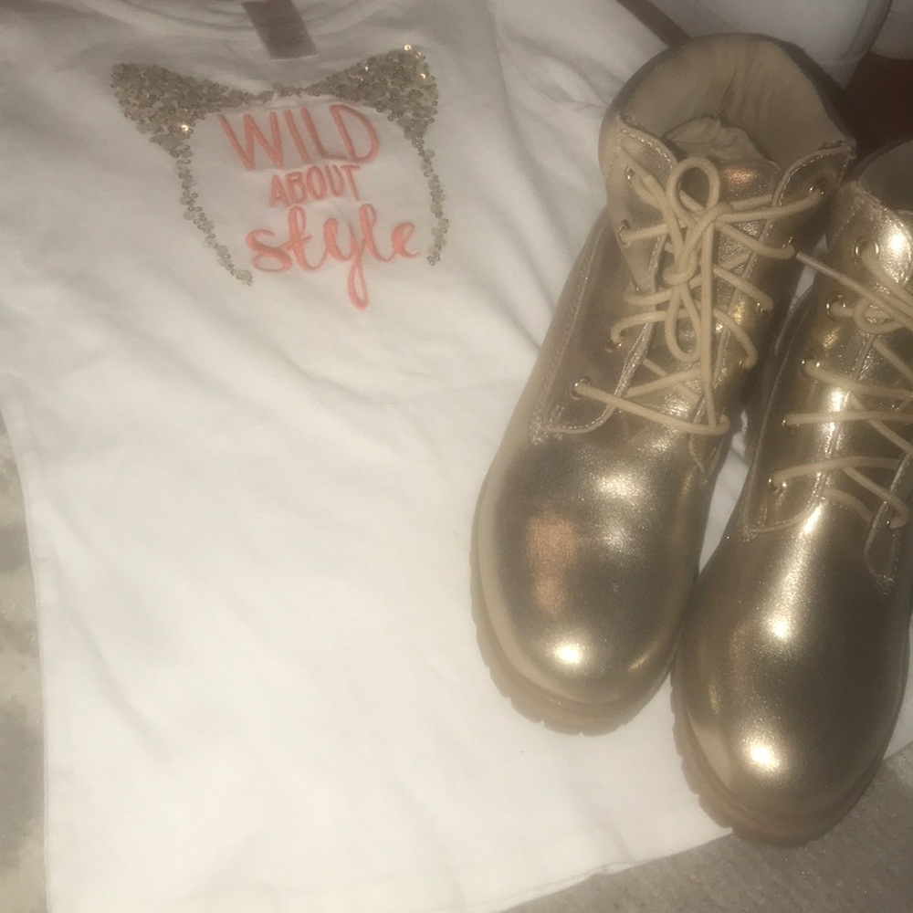 Long sleeve gold sequin shirt , cuuute gold boots